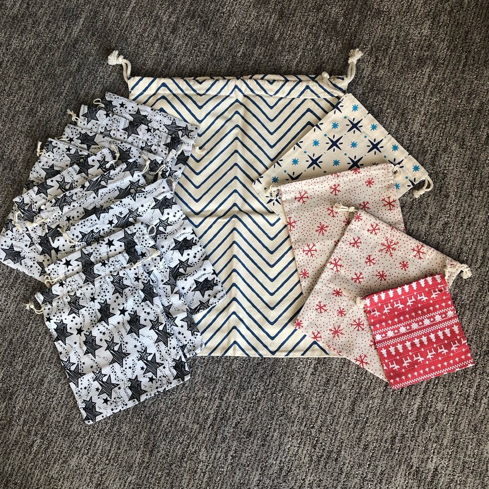 Decorative Pull String Bags - Picture 2 of 4